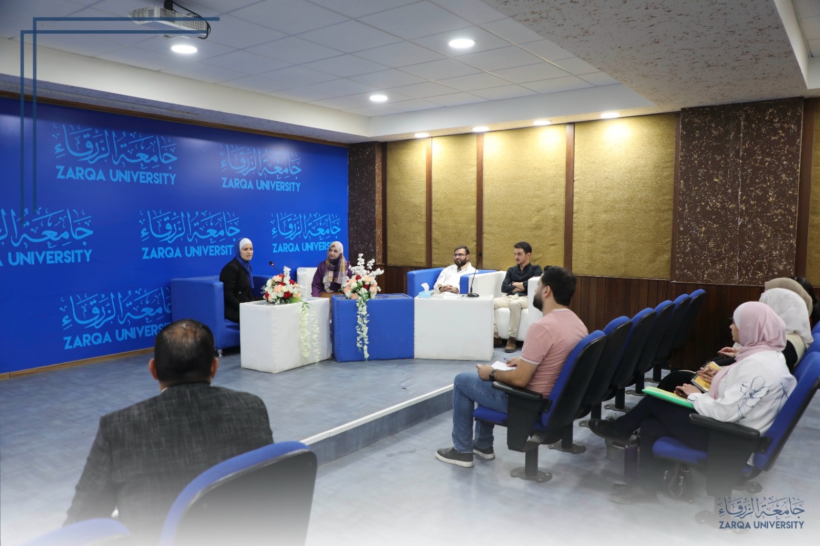 عميد كلية الصيدلة تلتقي بطلبتها المستجدين في الدراسات العليا