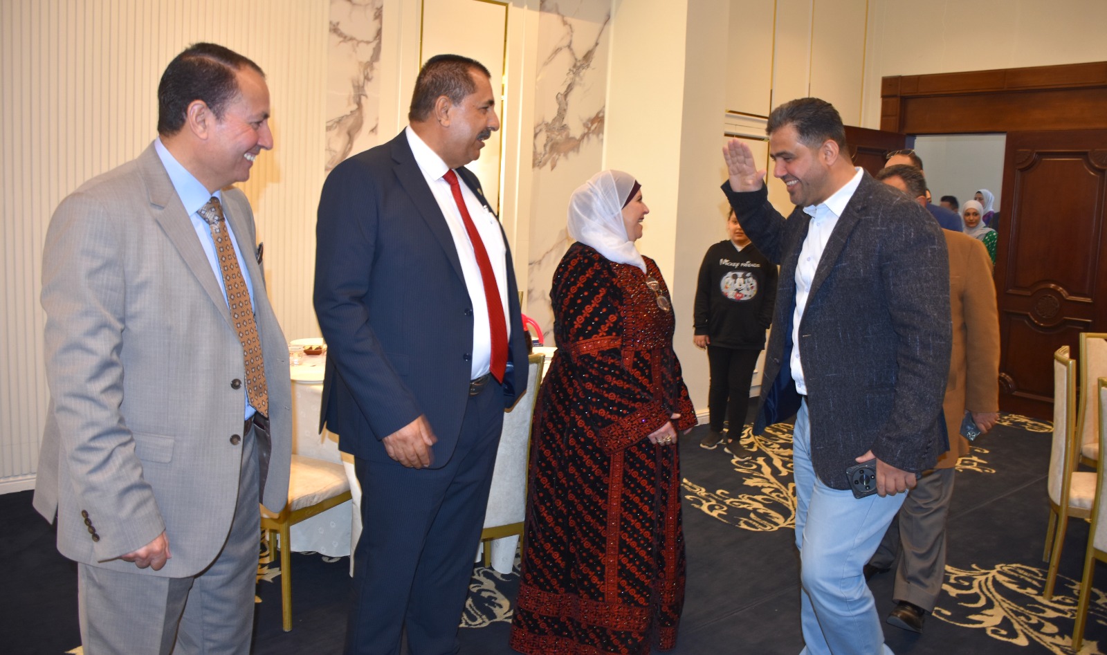 المراشده يقيم مأدبة إفطار رمضانية لإسرة جامعة جدارا ومدارس الجامعة الأمريكية للشرق الأوسط