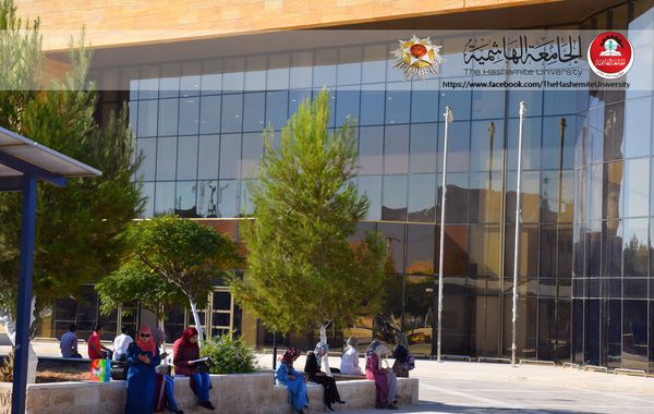 الدكتور الزبون: نفخر بكلية طب الأسنان في الجامعة الهاشمية التي تضم المختبرات الحديثة والتجهيزات المتقدمة