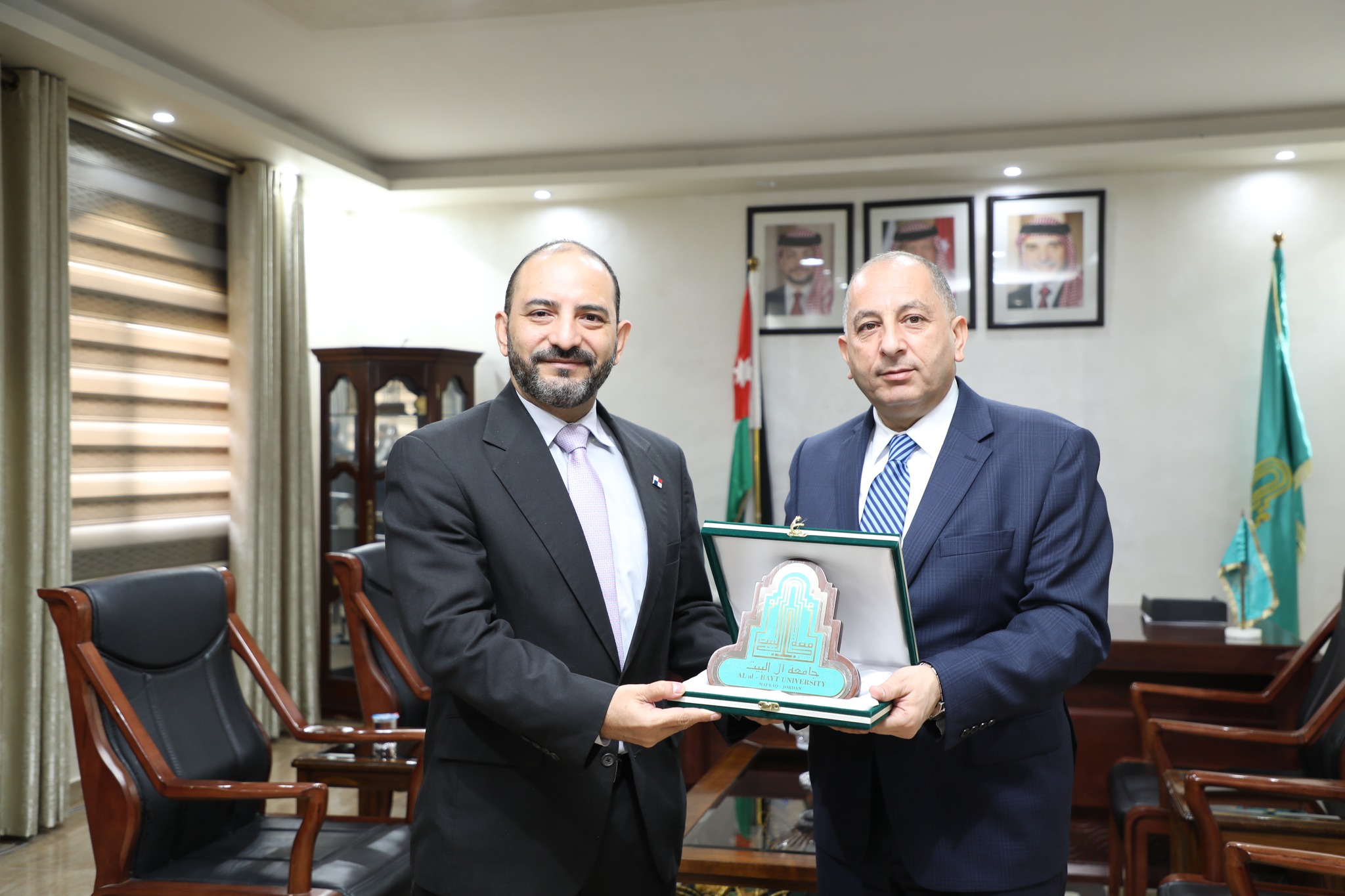 رئيس جامعة آل البيت يلتقي سفير جمهورية بنما لدى الأردن