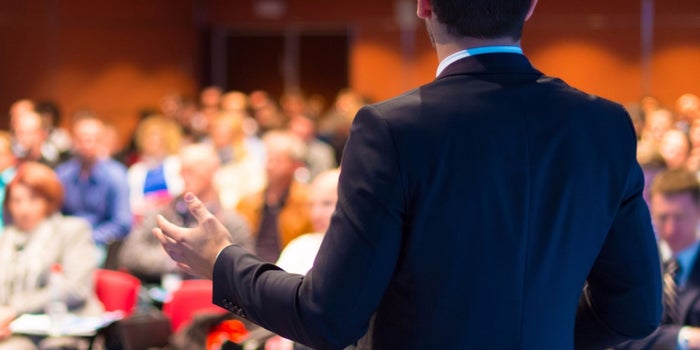 عقد مجموعة من الدورات الثقافية التدريبية