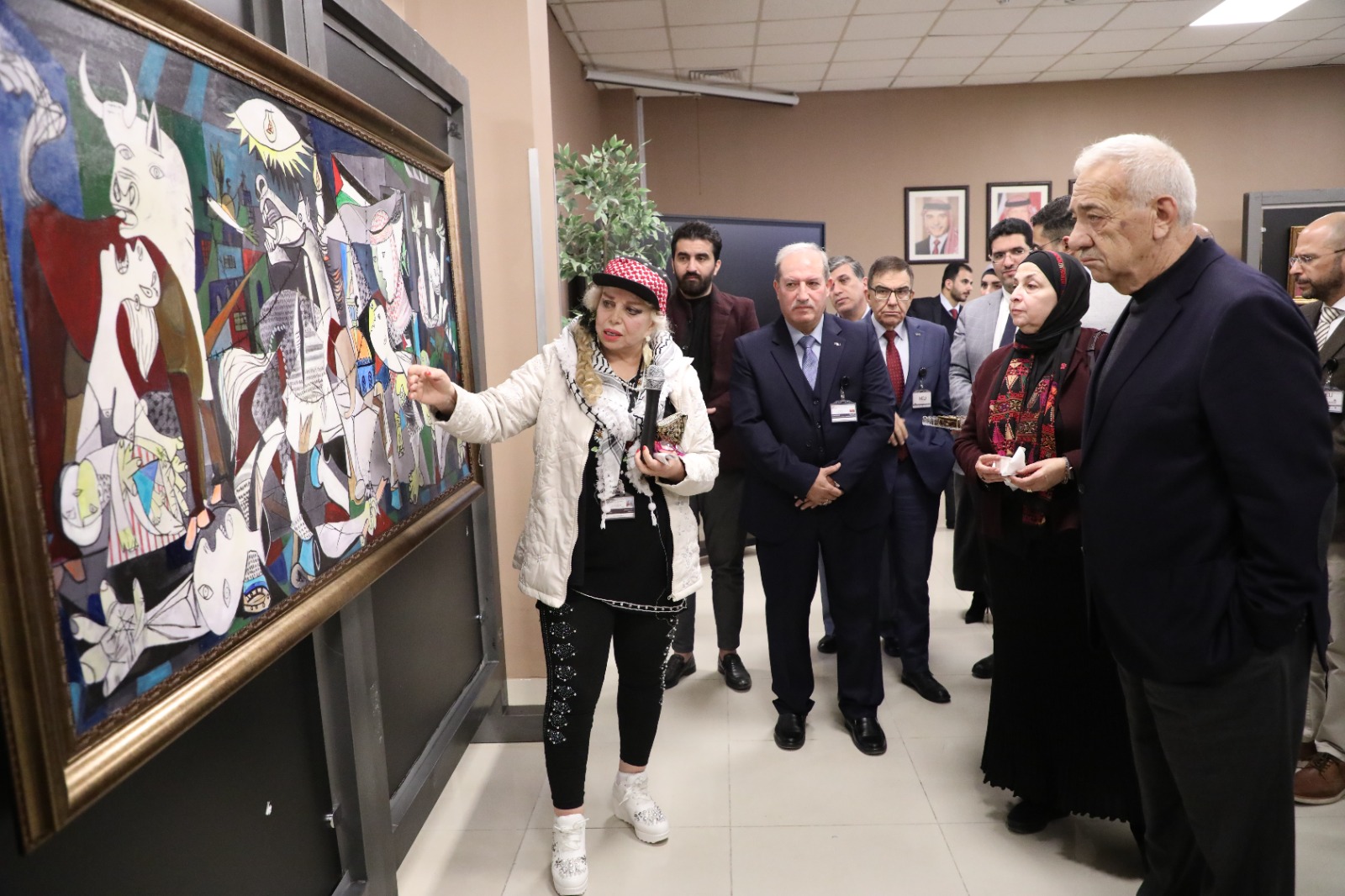 “الشرق الأوسط” تعرض غزة في لوحة للفنانة الربضي تحاكي لوحة بيكاسو الشهيرة غرنيكا