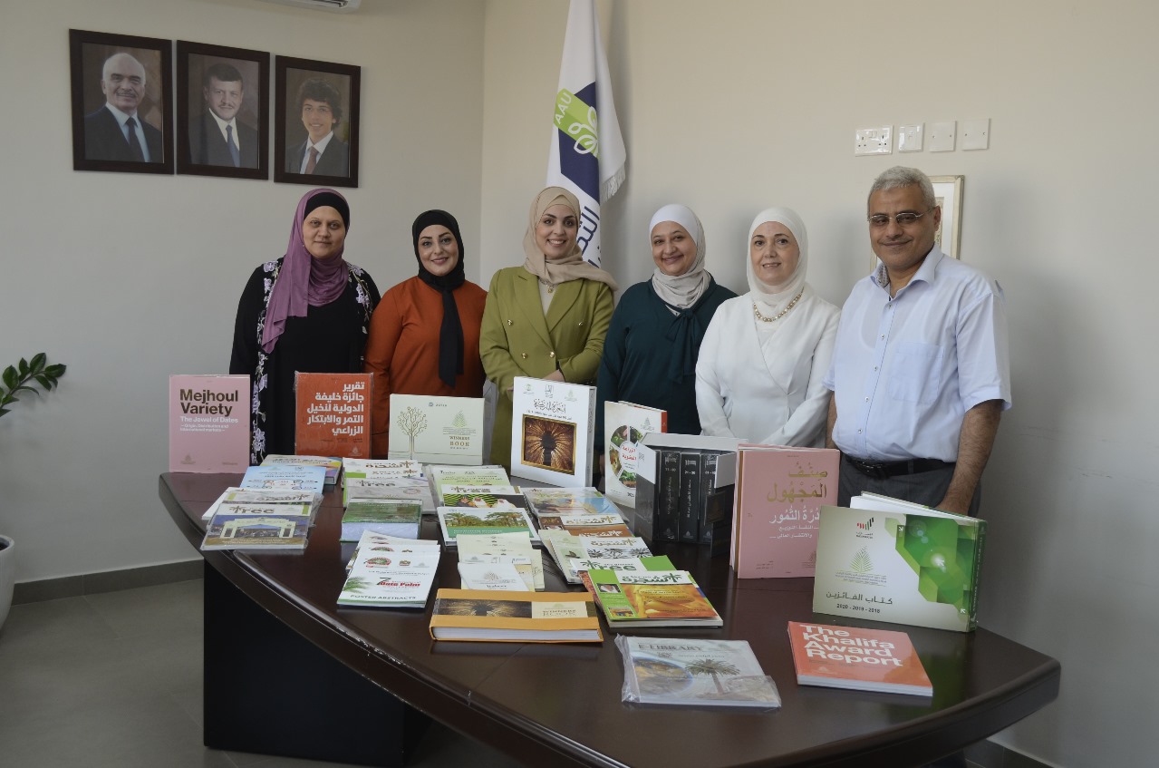 كلية التكنولوجيا الزراعية تستضيف مندوب جائزة الشيخ خليفة لنخيل التمر والابتكار الزراعي