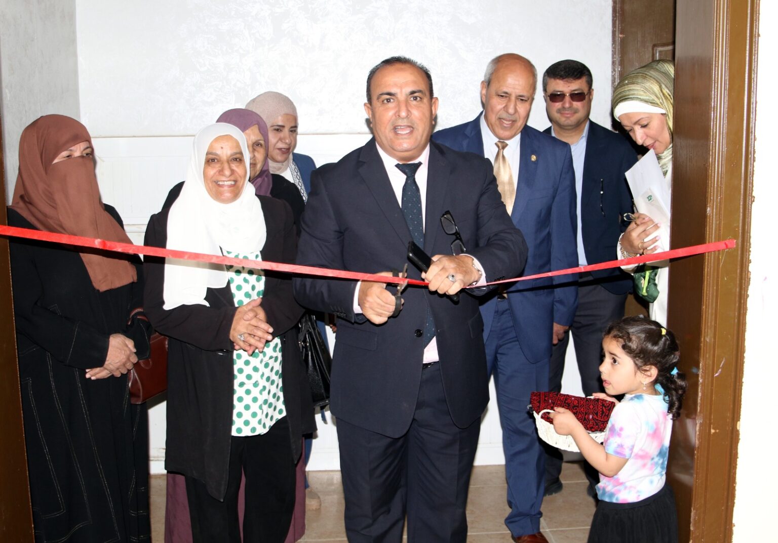 إقامة معرض لمنتجات جمعية سيدات أهل الهمة الخيرية في الطفيلة التقنية