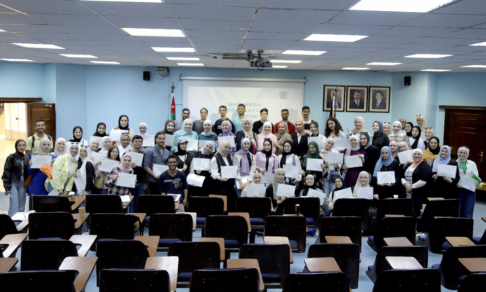 مركز الترجمة في "الأردنية" يخرج 120 طالبا وطالبة شاركوا في دورة الترجمة القانونية والمالية