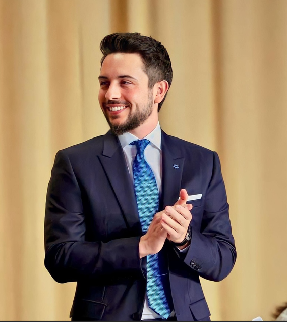 أسرة جامعة عجلون الوطنية تهنئ ولي العهد بعيد ميلاده الميمون