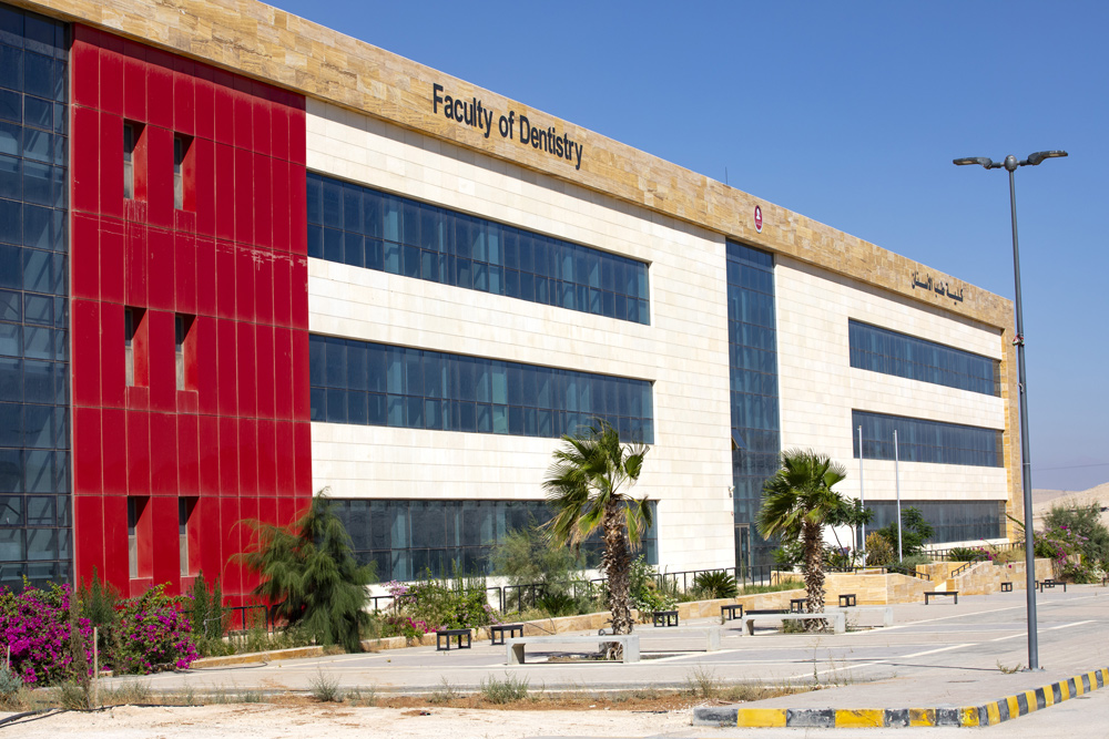 الجامعة الهاشمية تستقبل الدفعة الأولى من طلبة طب الأسنان