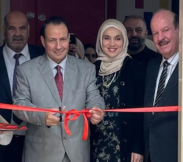 الزبون يفتتح معرض التصميم الجرافيكي في جامعة جدارا