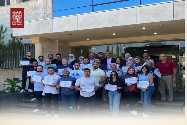 كلية تكنولوجيا المعلومات في جامعة البترا تكرم طلبة امتحان الكفاية الجامعية بحصولهم على درجة الإتقان
