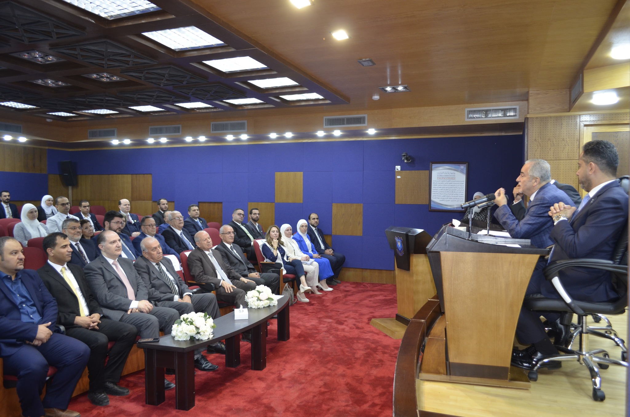 رئيس جامعة عمان الأهلية يلتقي أعضاء الهيئة التدريسية الجدد للعام الجامعي 2023-2024