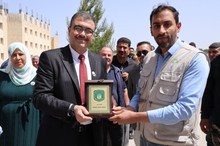 كلية الزراعة في جامعة عجلون الوطنية تزرع 200 شجرة مثمرة