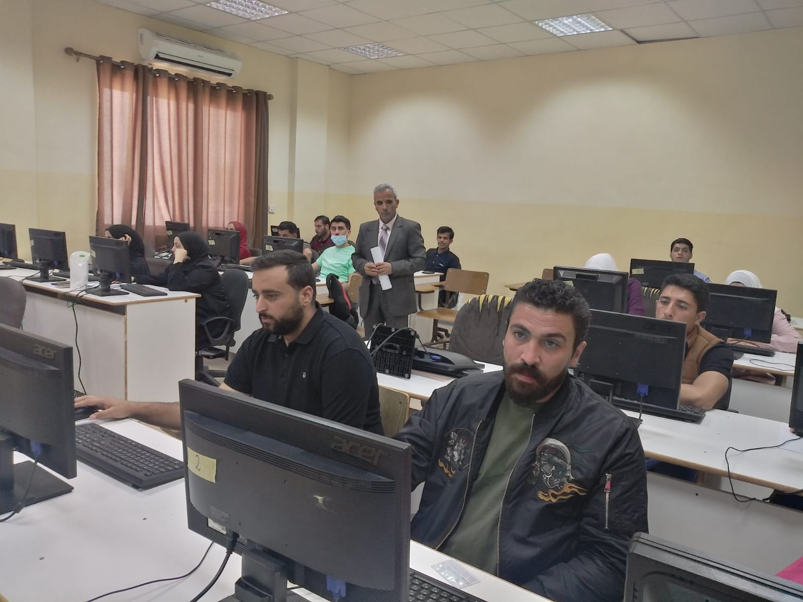 كليتي الآداب وهندسة الطفيلة التقنية تعقدان إمتحان نهاية البرنامج  (Exit Exam) لخريجيها