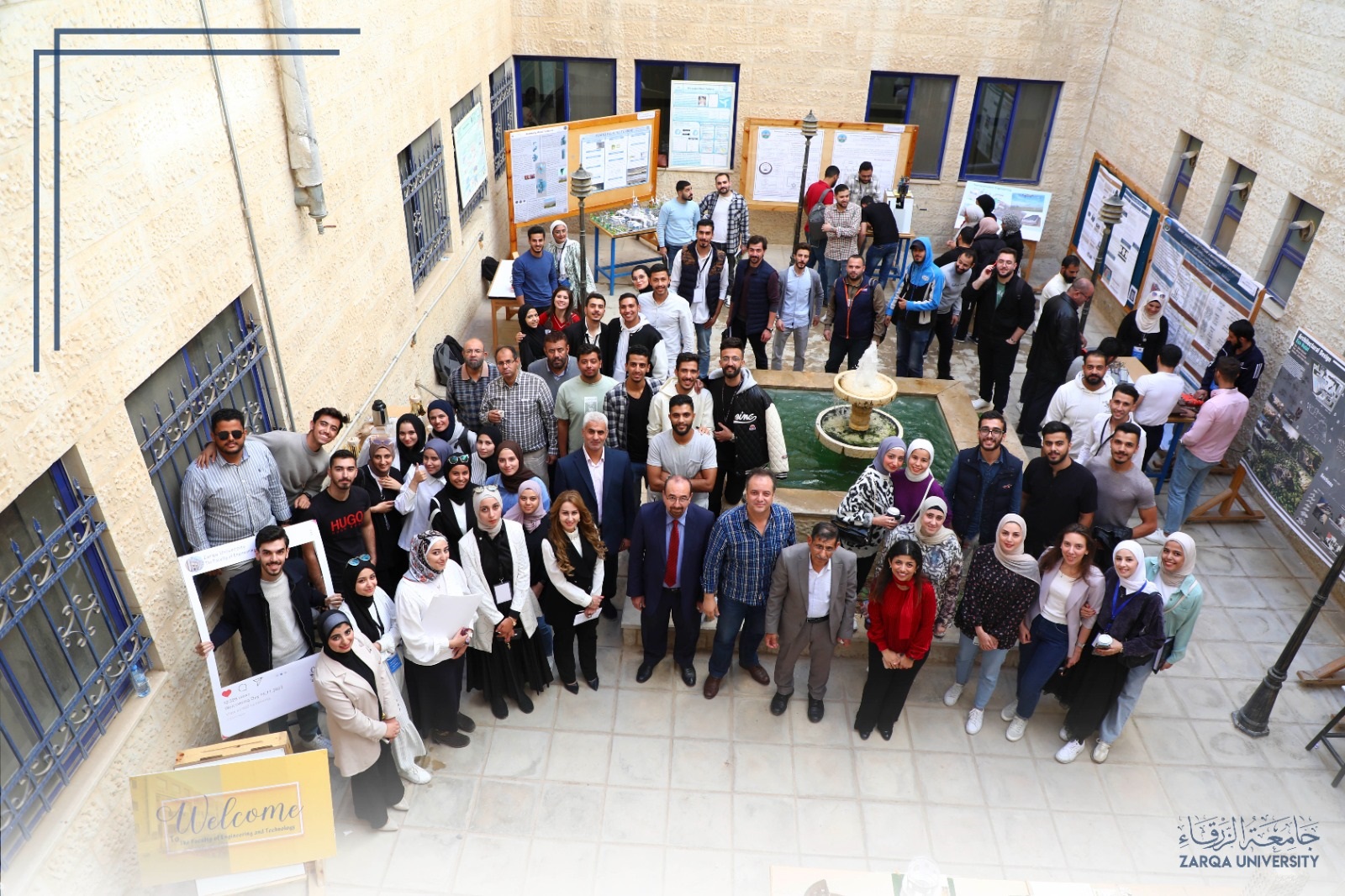 عميد كلية الهندسة التكنولوجية بجامعة الزرقاء يلتقي طلبة الكلية المستجدين