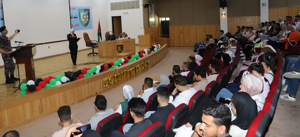 محاضرات توعوية تثقيفية حول الاسعافات الاولية لطلبة كلية تمريض في البلقاء التطبيقية