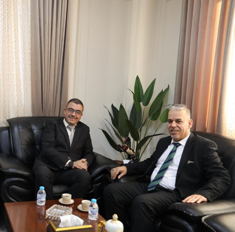 رئيس جامعة عجلون الوطنية يلتقي برئيس جامعة “اربد الاهلية” ويبحثان التعاون المشترك