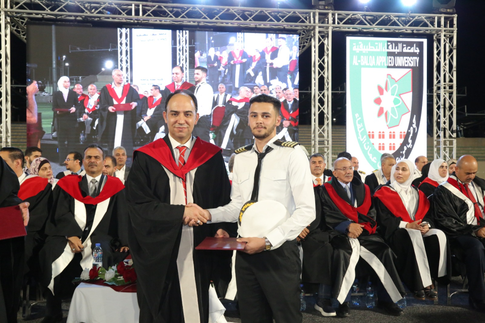 حفل تخريج طلبة كلية العقبة الجامعية