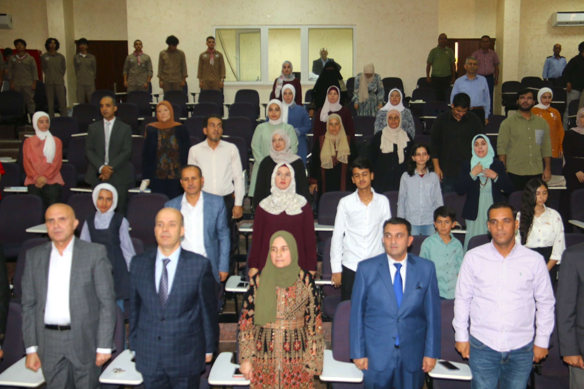 جامعة مؤتة : المدرسة النموذجية تكرم طلبتها المتفوقين.