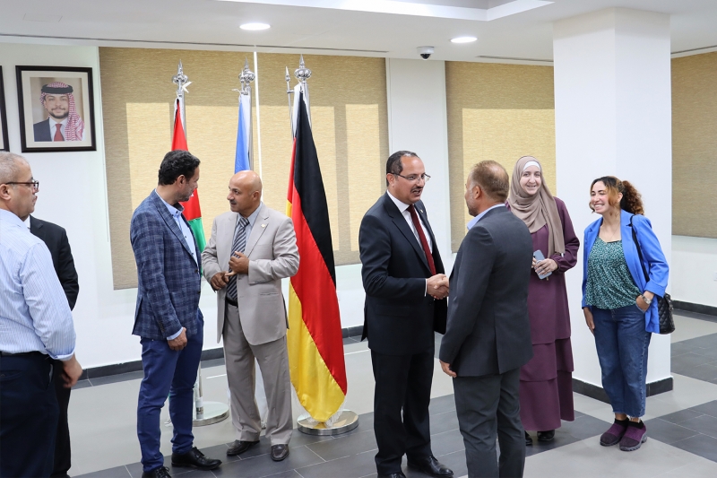 أسرة الجامعة الألمانية الأردنية تتبادل التهاني بمناسبة عيد الأضحى السعيد