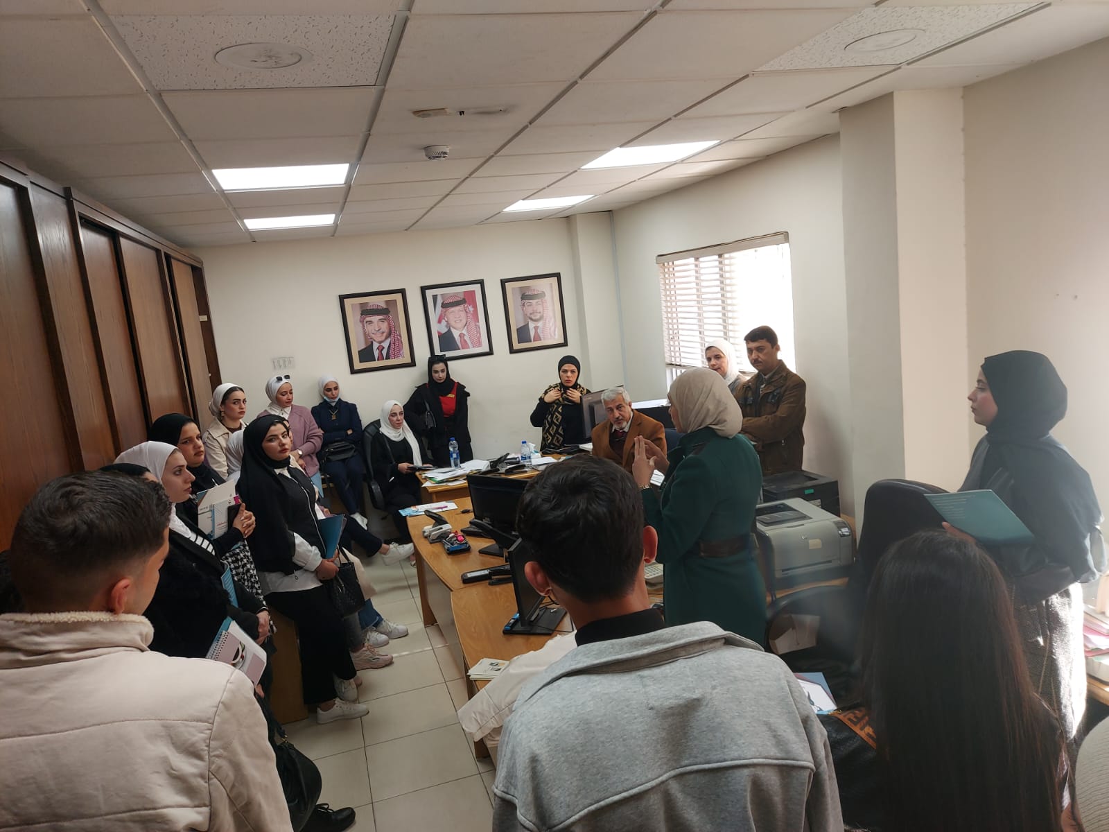 طلبة "قانون جدارا" يزورون وزارة الصناعة والتجارة