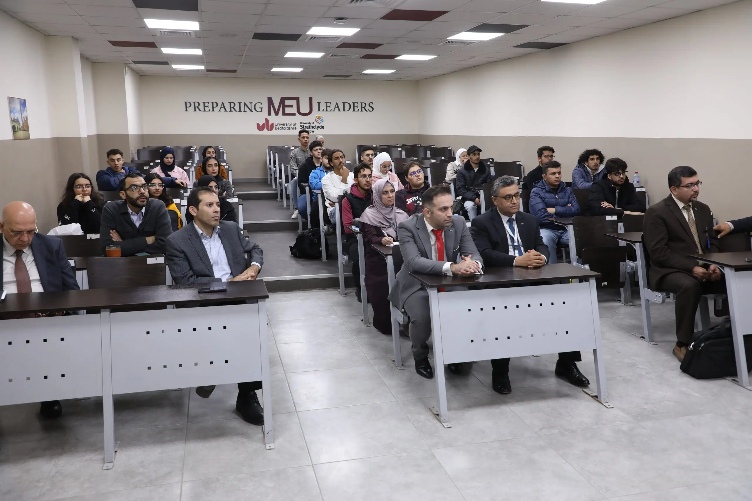 “هندسة الشرق الأوسط” تشارك طلبتها المستجدين رحلة حصولها على اعتماد عالميّ