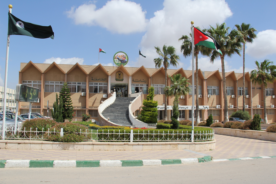 وفد من اللجنة الأمريكية للتبادل التعليمي "فولبرايت" يزور اليرموك
