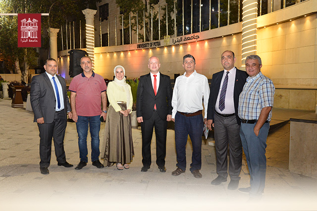 رئيس جامعة البترا يرعى حفل عشاء نادي الجامعة