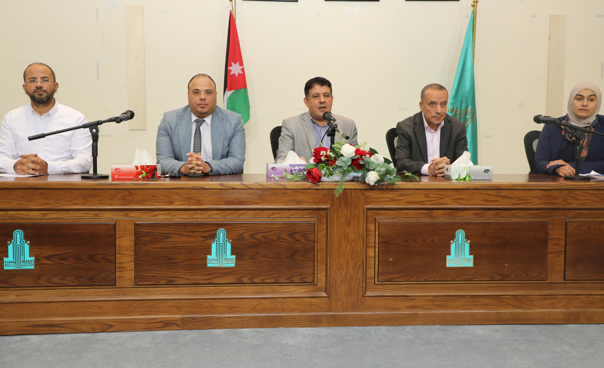 عميد كلية الهندسة في جامعة آل البيت يلتقي الطلبة الجُدد